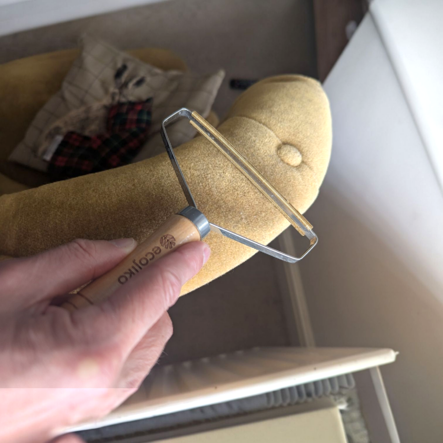 Wooden Lint & Hair Remover